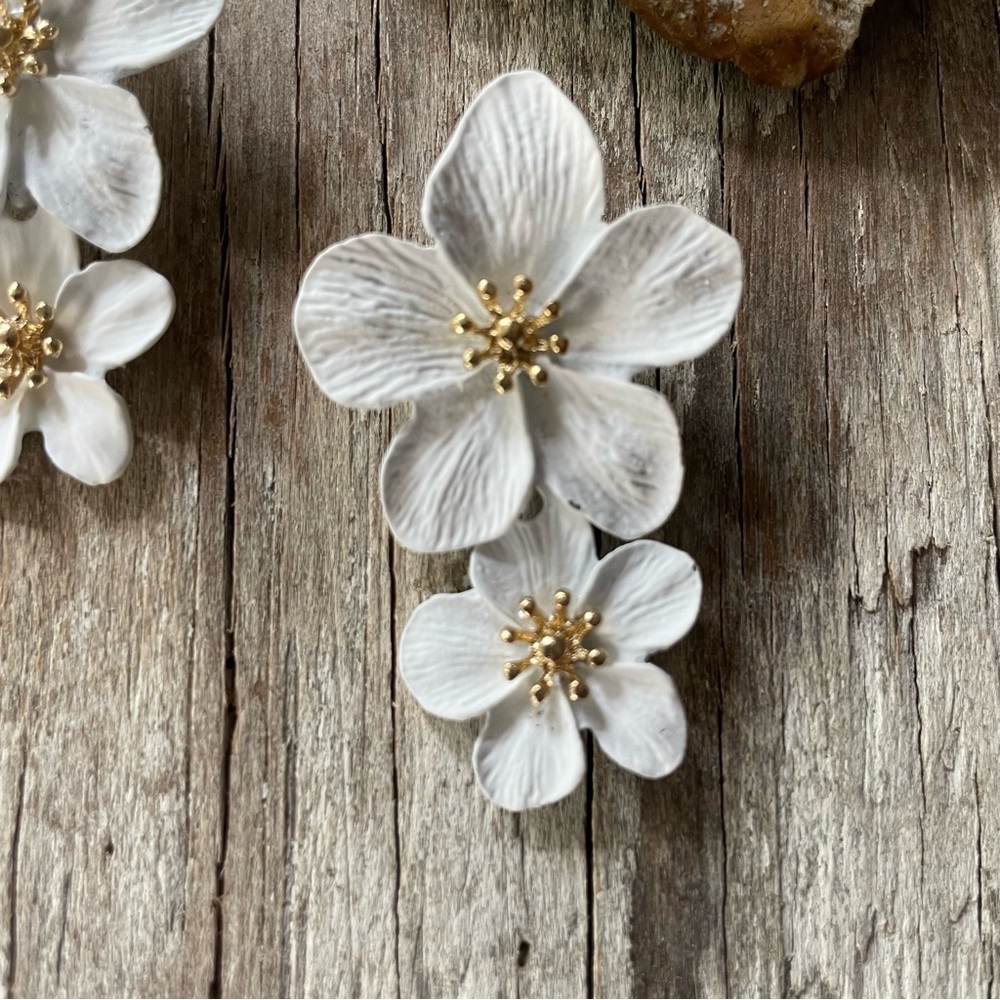 Anthro Blossom Earrings in Narcissus - Picture 4 of 4